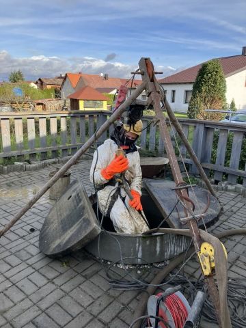 Čištění kopané studny Praha 9.