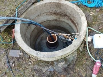 vyčištěné zhlaví vrtané studny