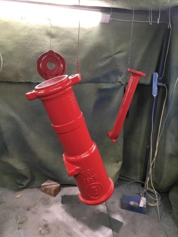 natřená ruční pumpa