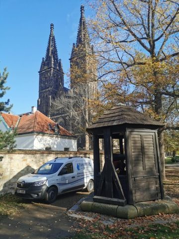 čištění staré studny