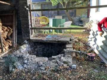 rozebraná kamenná studna