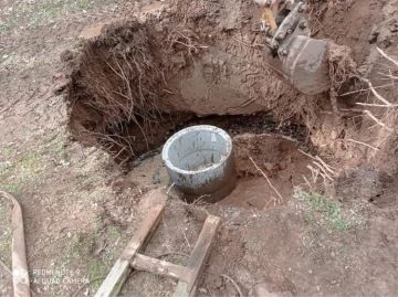 Skruž na dně nové studny.