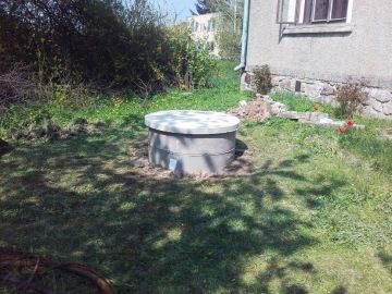 vyměněné skruže na studni