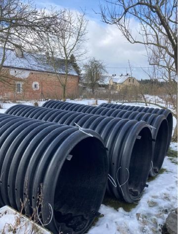 Skruže instalujeme celoročně.