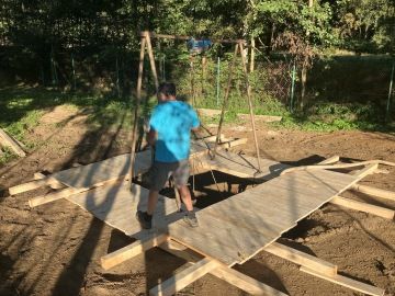 manipulační plošina u studny