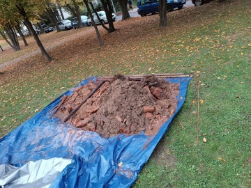 Odpad ze studny určený k likvidaci.