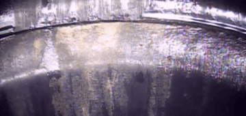 Průnik povrchové vody do vrtu.