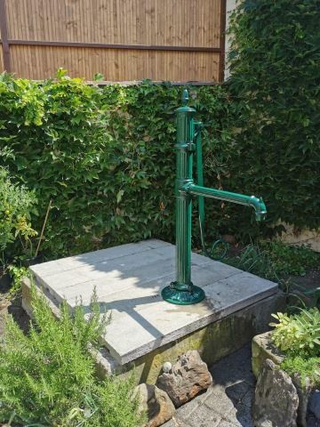 Opravená historická pumpa