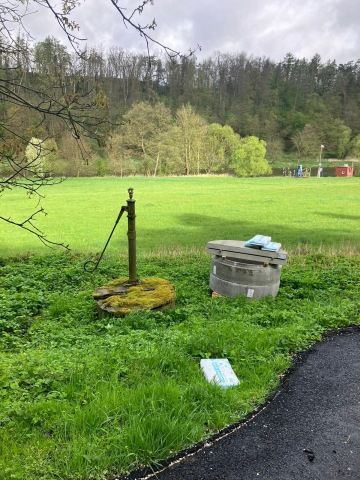 Oprava obecní studny.